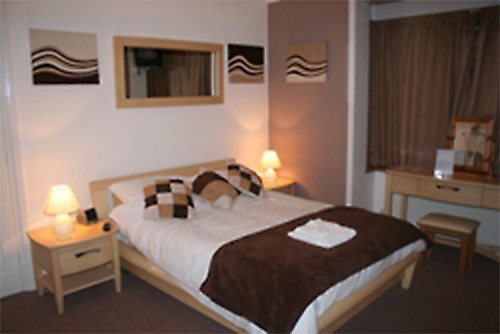 Triple en-suite room